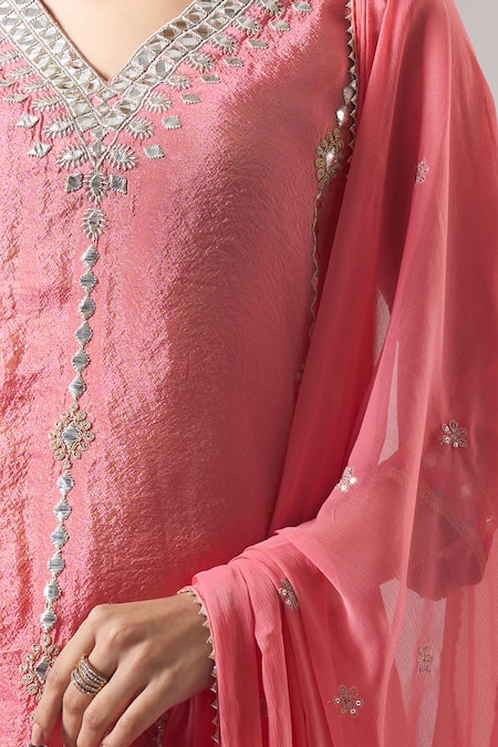 Samyukta Singhania_Pink Tissue, Shantoon, Chiffon Embroidery, Mirrors, Lace V-neck Kurta Set _at_Aza_Fashions