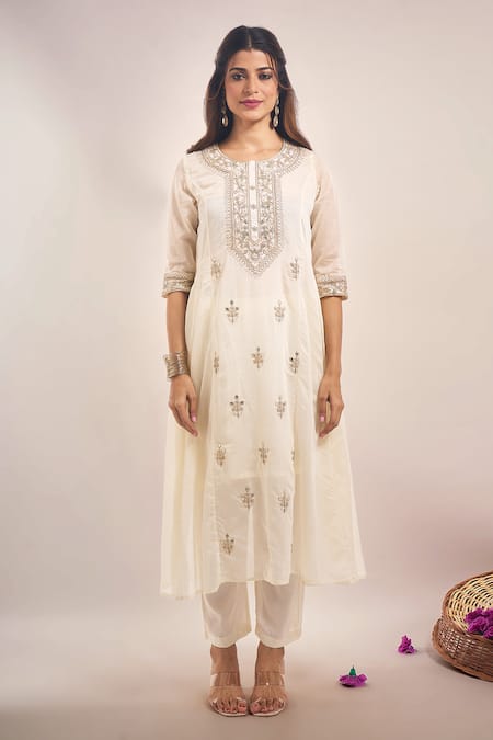 Samyukta Singhania_Ivory , Shantoon, Silk Embroidery, Zari, Gota Dori Kurta Set _Online_at_Aza_Fashions