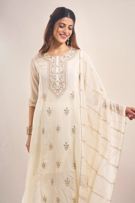 Samyukta Singhania_Ivory , Shantoon, Silk Embroidery, Zari, Gota Dori Kurta Set _at_Aza_Fashions