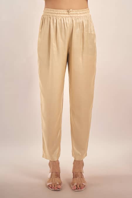 Samyukta Singhania_Beige Chanderi, Shantoon Embroidery, Sequins, Lace Sweetheart Mul Anarkali Set _Online_at_Aza_Fashions