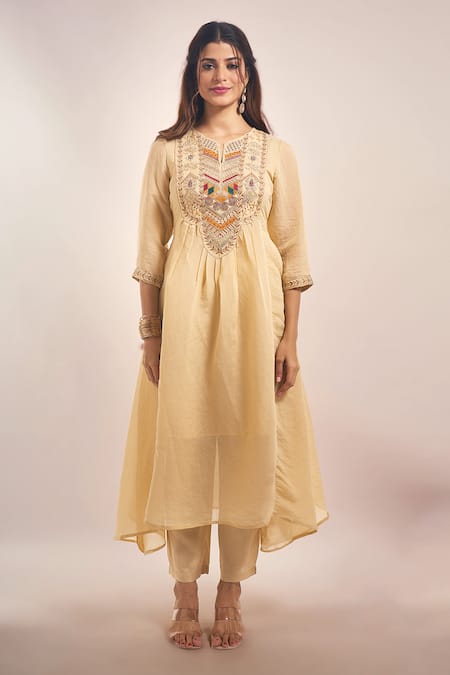 Buy_Samyukta Singhania_Beige Chanderi, Shantoon Embroidery, Sequins, Lace Sweetheart Mul Anarkali Set _Online_at_Aza_Fashions