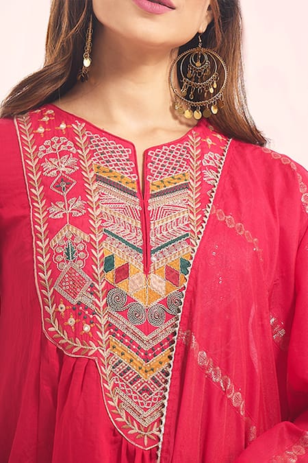 Shop_Samyukta Singhania_Red Chanderi, Shantoon Embroidery, Zari, Sequins, Lace Round Mul Kurta Set _Online_at_Aza_Fashions