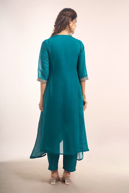 Samyukta Singhania Mul Chanderi Embroidered Kurta Set 