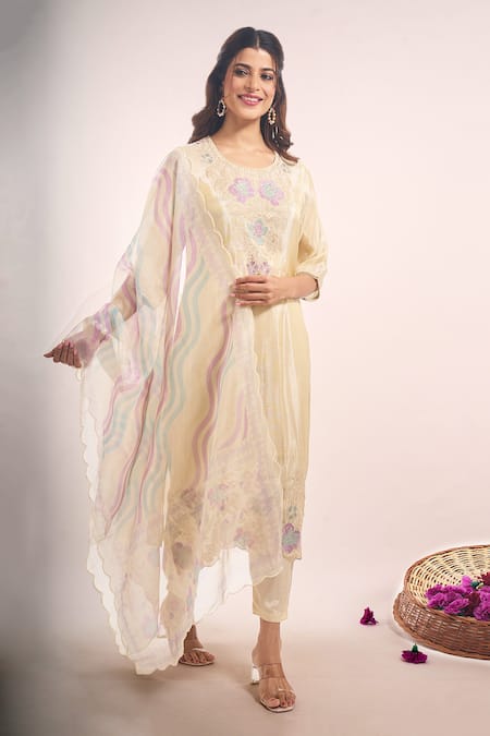 Shop Samyukta Singhania Ivory Tissue, Shantoon, Chiffon Embroidery, Sequins, Shimmer Floral Kurta Set Online at Aza Fashions Shop_Samyukta Singhania_Ivory Tissue, Shantoon, Chiffon Embroidery, Sequins, Shimmer Floral Kurta Set _Online_at_Aza_Fashions