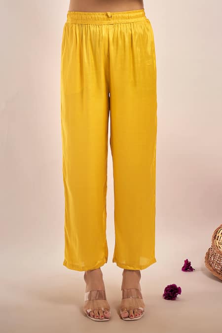 Samyukta Singhania_Yellow Tissue, Shantoon, Chiffon Embroidery, Sequins, Shimmer Floral Kurta Set _at_Aza_Fashions