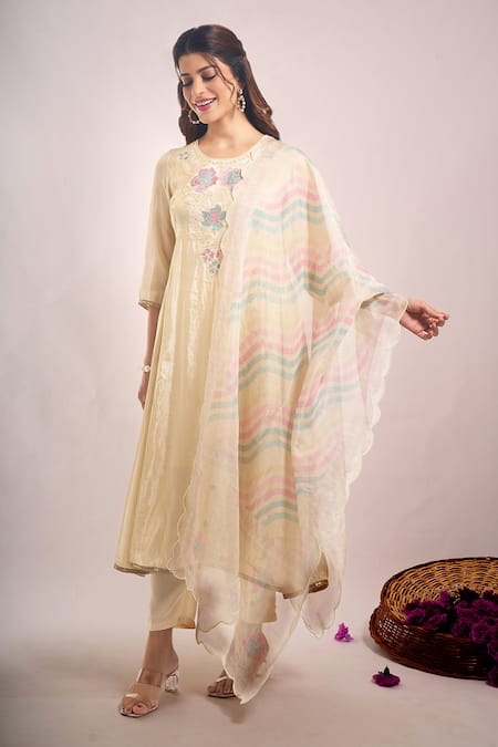Samyukta Singhania_Ivory Tissue, Shantoon, Chiffon Embroidery, Sequins, Lace Shimmer Kurta Set _at_Aza_Fashions