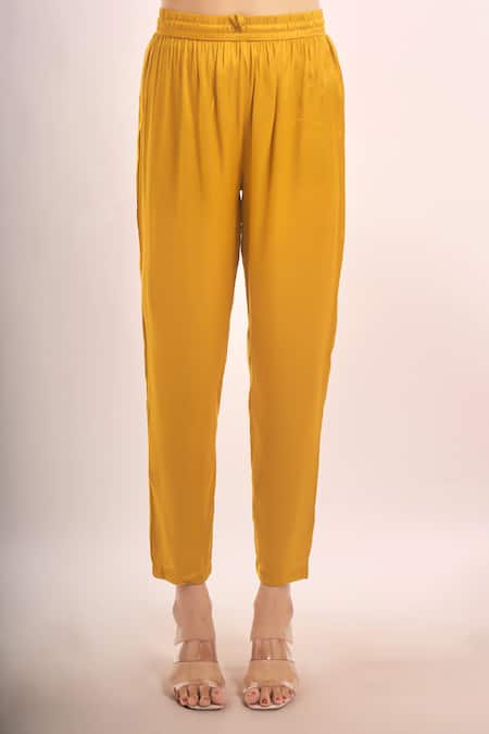 Samyukta Singhania_Mustard Tissue, Shantoon, Chiffon Embroidery, Sequins, Lace Shimmer Kurta Set _Online_at_Aza_Fashions