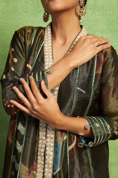 Vedika M_Green Tissue Embroidery, Mirrors V-neck, Hand Panelled Kurta And Pant Set _Online_at_Aza_Fashions