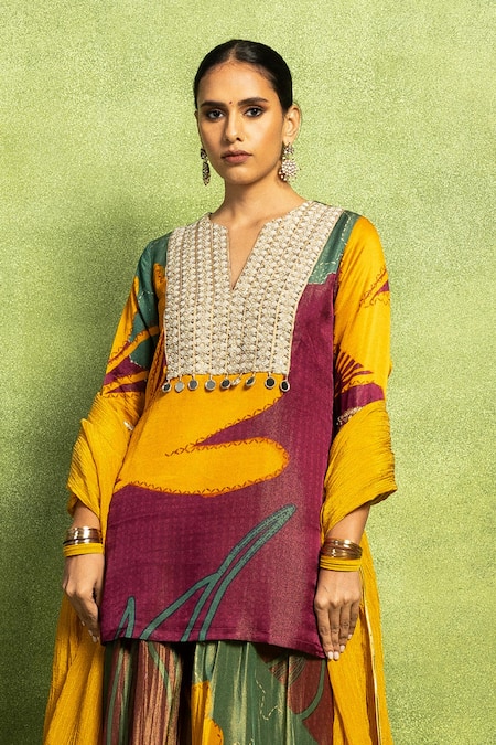 Buy_Vedika M_Yellow Tissue, Satin, Linen, Silk Abstract Floral Print Kurta And Flared Pant Set _Online_at_Aza_Fashions