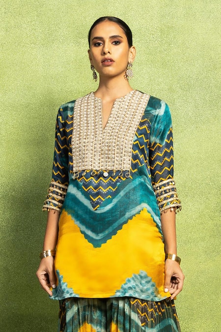Buy_Vedika M_Blue Tissue, Satin, Linen, Silk Abstract Print Kurta And Flared Pant Set _Online_at_Aza_Fashions