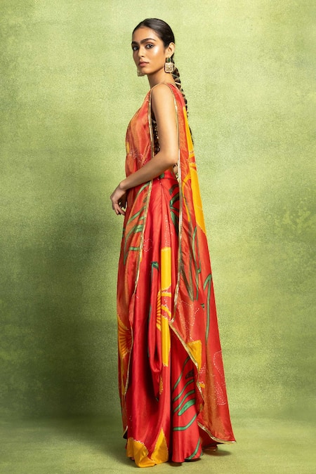 Buy_Vedika M_Red Tissue, Silk Abstract Floral Print Pre-stitched Saree And Blouse Set _Online_at_Aza_Fashions
