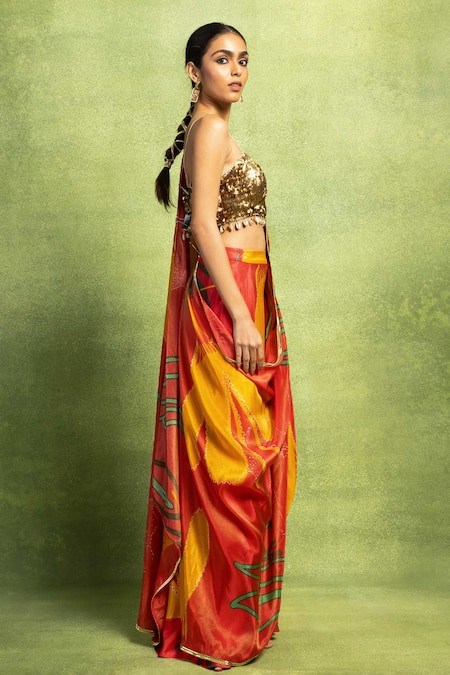 Shop_Vedika M_Red Tissue, Silk Abstract Floral Print Pre-stitched Saree And Blouse Set _Online_at_Aza_Fashions