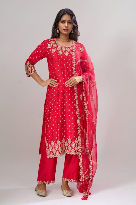 Surbhi Shah Embroidered Kurta Set 