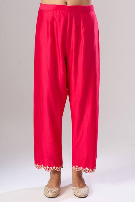 Surbhi Shah_Red Silk Embroidery, Zari Round Neck Kurta Set _at_Aza_Fashions