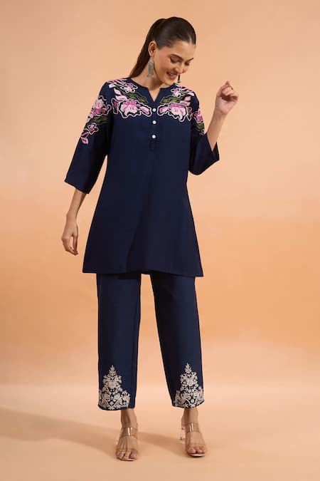 Shop_Naintara Bajaj_Navy Embroidery Split V-neck Kurta _Online_at_Aza_Fashions