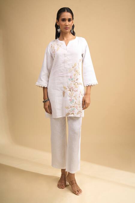 Buy_Naintara Bajaj_Off White Linen Embroidery Split V-neck Kurta And Pant Set _Online_at_Aza_Fashions