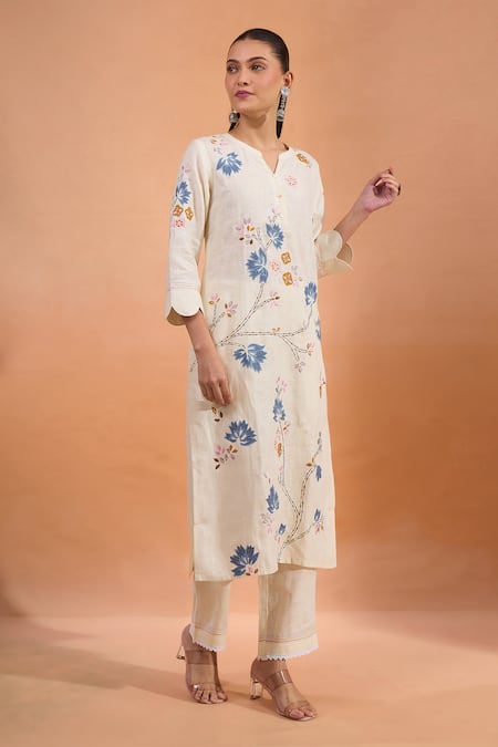 Buy_Naintara Bajaj_Cream Linen Embroidery, Lace Split V-neck Floral Scallop Kurta And Pant Set _Online_at_Aza_Fashions