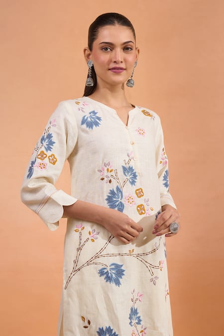 Shop_Naintara Bajaj_Cream Linen Embroidery, Lace Split V-neck Floral Scallop Kurta And Pant Set _Online_at_Aza_Fashions