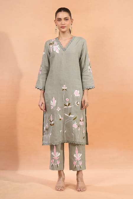 Naintara Bajaj_Pink Linen Embroidery V-neck Floral Kurta And Pant Set _Online_at_Aza_Fashions