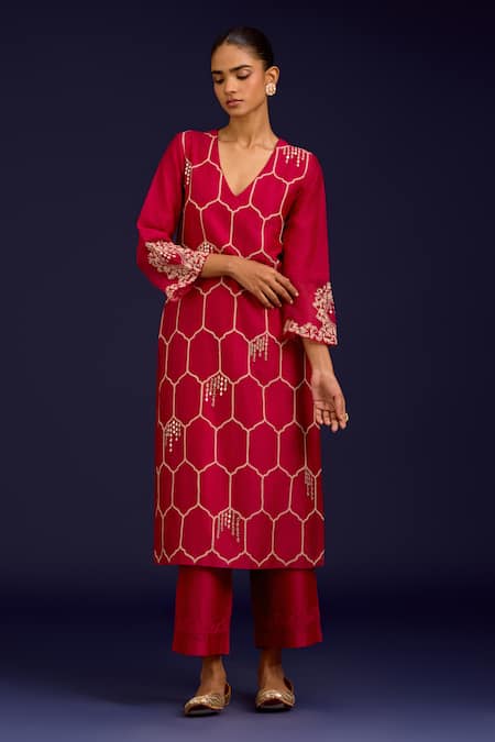 Buy_Devnaagri_Fuchsia Chanderi , Organza Embroidery, Mirrors, Sequins Kurta Set 