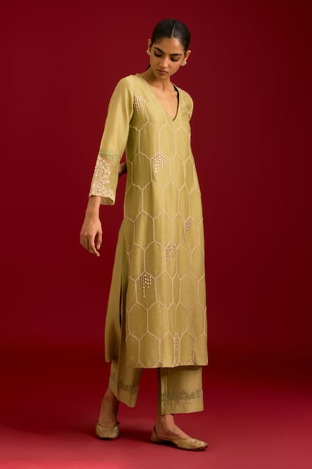Buy Devnaagri Green Chanderi , Organza Embroidery, Sequins, Mirrors Dori Kurta Set Online at Aza Fashions Buy_Devnaagri_Green Chanderi , Organza Embroidery, Sequins, Mirrors Dori Kurta Set _Online_at_Aza_Fashions