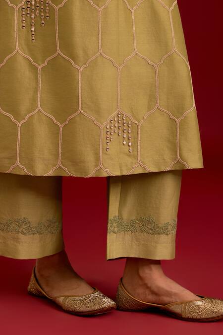 Devnaagri Green Chanderi , Organza Embroidery, Sequins, Mirrors Dori Kurta Set at Aza Fashions Devnaagri_Green Chanderi , Organza Embroidery, Sequins, Mirrors Dori Kurta Set _at_Aza_Fashions