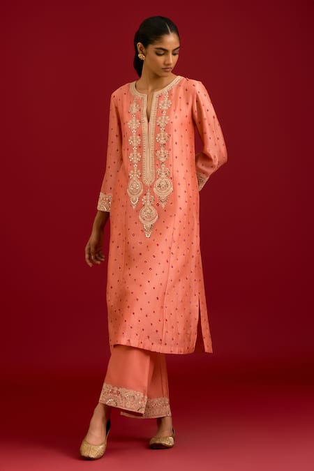 Buy_Devnaagri_Peach Chanderi Silk Sequins, Mirrors, Embroidery Split Bandhej Kurta Set _Online_at_Aza_Fashions