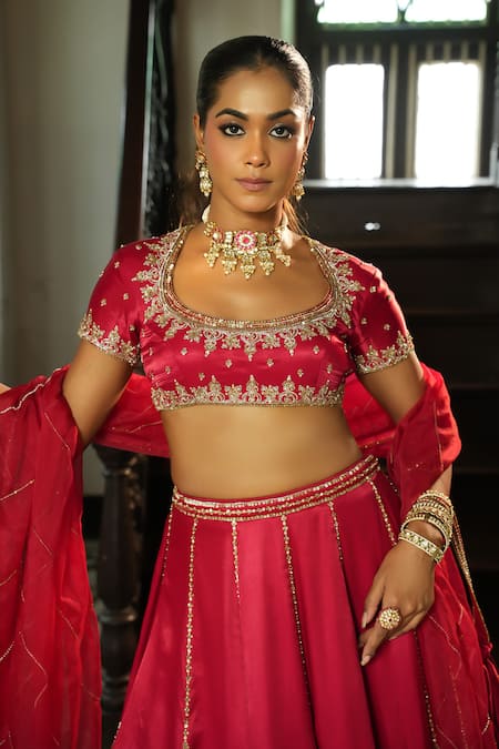 Buy_Enamour By Radha_Red Silk, Organza Embroidery, Sequins, Zari, Stones Floral Butti Lehenga Set _Online_at_Aza_Fashions