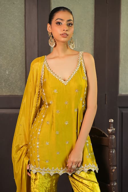Enamour By Radha Lime Tissue, Silk, Velvet, Chinon, Chiffon Pearls, Stones, Kurta Pant Set Online at Aza Fashions Enamour By Radha_Lime Tissue, Silk, Velvet, Chinon, Chiffon Pearls, Stones, Kurta Pant Set _Online_at_Aza_Fashions