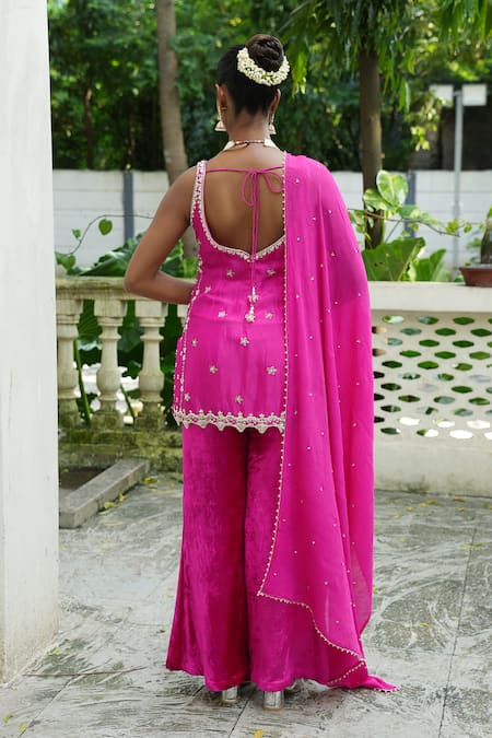 Enamour By Radha Floral Butti Embroidered Gulabi Short Kurta Set 