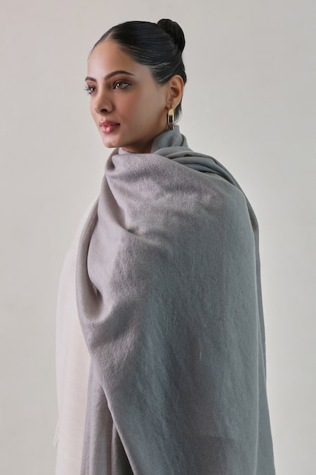 SHAZA_Gray Raffia Solid Cashmere Shawl _Online_at_Aza_Fashions