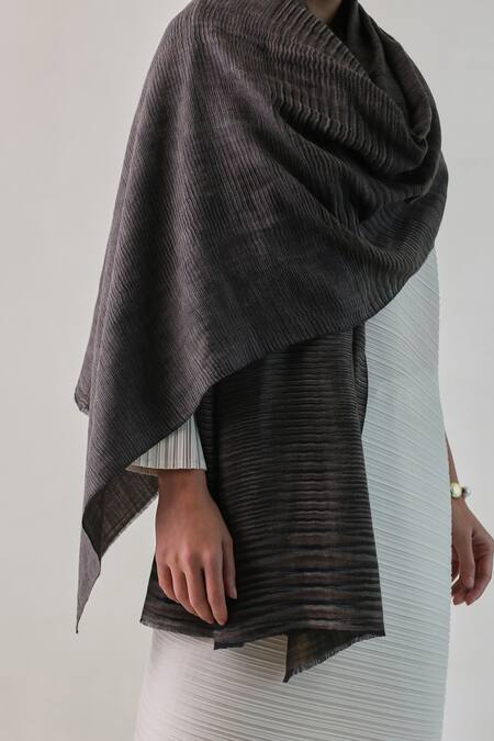 SHAZA_Black Nadira Pashmina Reversible Ekkat Pattern Stole _Online_at_Aza_Fashions