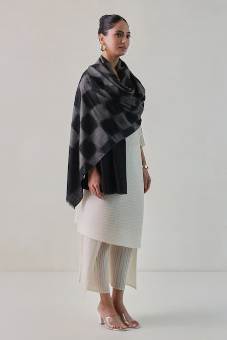 SHAZA Nadira Reversible Handloom Ekkat Pattern Stole