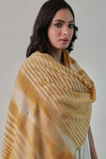 SHAZA Yellow Nusrat Handwoven Pashmina Embroidered Stole Online at Aza Fashions SHAZA_Yellow Nusrat Handwoven Pashmina Embroidered Stole _Online_at_Aza_Fashions