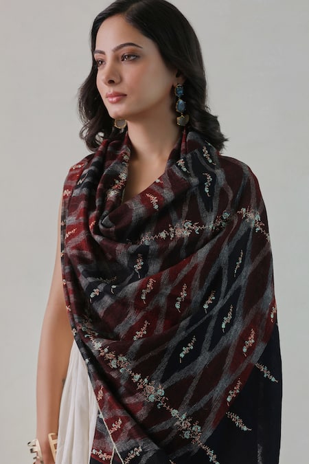 Buy_SHAZA_Black Nusrat Handwoven Needlework Embroidered Stole _Online_at_Aza_Fashions