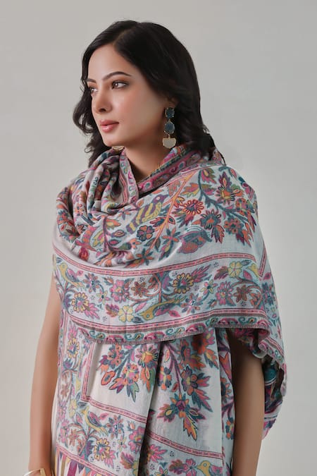 SHAZA_White Kani Woolen Shawl _Online_at_Aza_Fashions