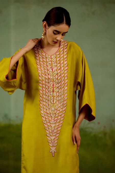 Shop Shyam Narayan Prasad Olive Green Silk Embroidery, Zari Round Neck Zardozi Kurta And Pant Set Shop_Shyam Narayan Prasad_Olive Green Silk Embroidery, Zari Round Neck Zardozi Kurta And Pant Set