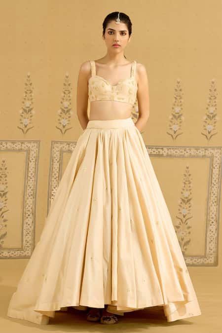 Shop Shyam Narayan Prasad Ivory Silk, Organza Embroidery, Zari Sweetheart Neck Zardozi Lehenga Set Shop_Shyam Narayan Prasad_Ivory Silk, Organza Embroidery, Zari Sweetheart Neck Zardozi Lehenga Set