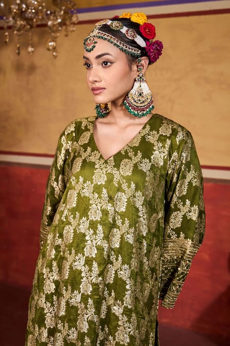 Shop_Tasuvure Indes_Green Brocade, Silk Embroidery, Sequins, Banarasi Begum Woven Kurta And Pant Set _Online_at_Aza_Fashions