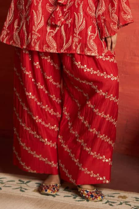 Tasuvure Indes_Red Georgette Embroidery, Sequins Round Neck Paisley Kurta With Farshi Salwar _at_Aza_Fashions