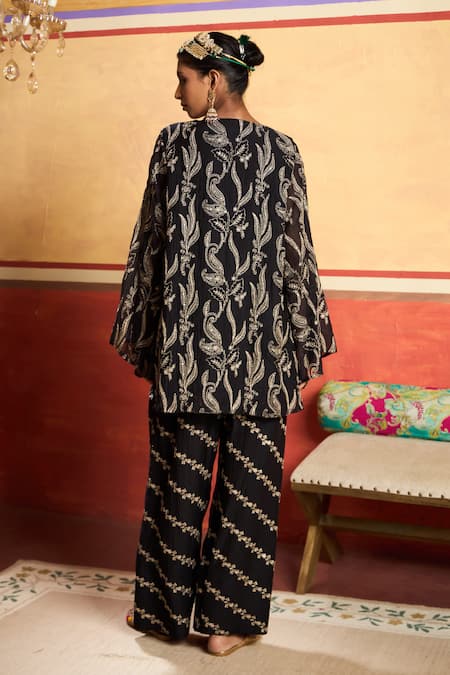 Tasuvure Indes Paisley Embroidered Kurta With Farshi Salwar 