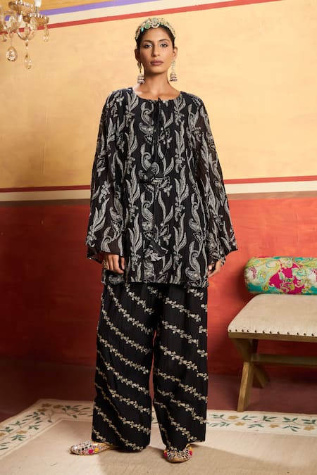 Buy_Tasuvure Indes_Black Georgette Embroidery, Sequins Round Neck Paisley Kurta With Farshi Salwar _Online_at_Aza_Fashions