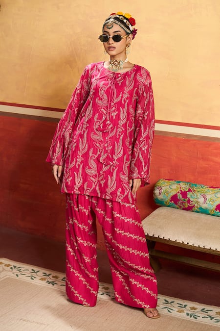 Shop_Tasuvure Indes_Pink Georgette Embroidery, Sequins Round Neck Paisley Kurta And Farshi Salwar Set _Online_at_Aza_Fashions