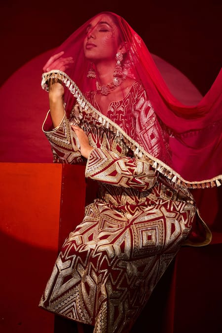 Shop_Tasuvure Indes_Red Silk, Georgette Embroidery, Metallic Thread, Gulnaaz Geometric Kurta Set _Online_at_Aza_Fashions
