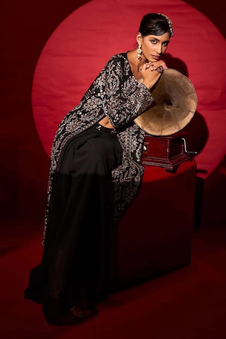 Tasuvure Indes Inaaya Embroidered Jacket Skirt Set 