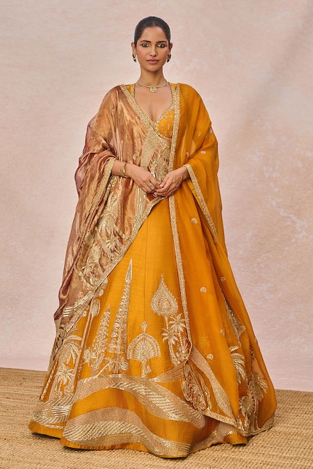 Masaba The Dil Lubhata Embroidered Motifs 12 Kalis Lehenga Set 