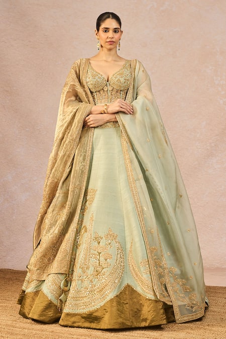 Masaba Ikrar Hua Chand Embroidered 6 Kalis Lehenga Set 