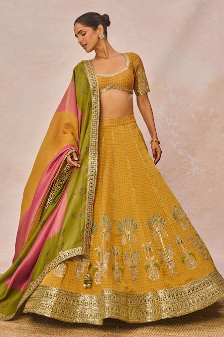Masaba The Ajnabi Ehsaas Embroidered 18 Kalis Lehenga Set 