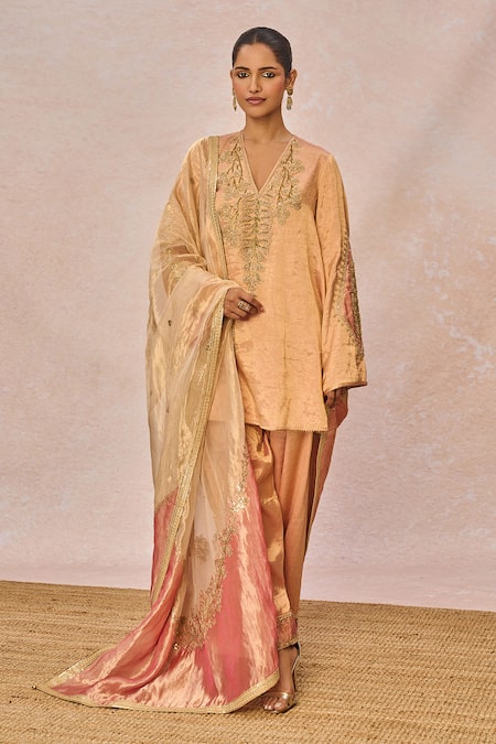 Masaba Patakha Phool Bagh Motif Embroidered Kurta Set 