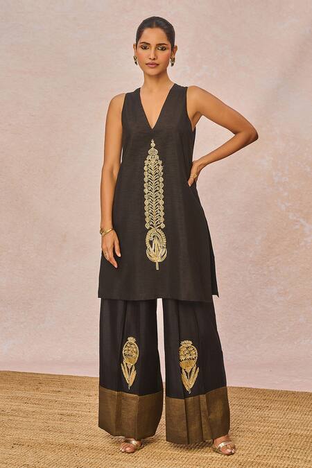 Buy_Masaba_Black Silk Embroidery, Sequins, Patchwork The Aankho Ka Paigam Blazer Kurta Set _Online_at_Aza_Fashions